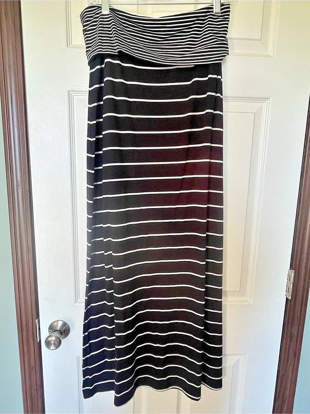 Old Navy Fold-Over Waist Maxi Skirt Striped Black & White Medium